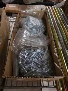lot 228 image: Large lot of 732 x 1.5 Hex Flange Screws and Washers