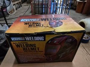 lot 239 image: Chicago Electric Auto-Darkening Welding Helmet