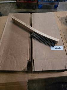 lot 250 image: Lot of 18 Anderson Heavy Duty Wire Brushes