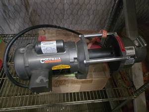 lot 254 image: NICE  Columbian 1,000 Cap WD1000-1A34-L-01 Winch w Control Panel, Remote & Wiring