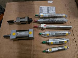 lot 265 image: Lot of Numatics Pneumatic Actuators