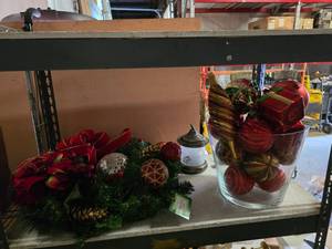 lot 474 image: Lot of Misc Christmas Dcor. Includes Everything Pictured.