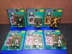 lot 310 image: Lot of 6 2000-2001 Starting Lineup Football Figures on Card