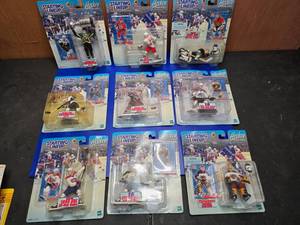 lot 317 image: Lot of 9 2000-2001 Starting Lineup NHL Figures On Card