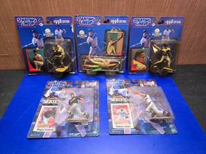 lot 327 image: Lot of 5 Starting Lineup Extended Series MLB Figures On Card