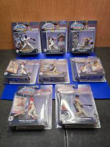lot 339 image: Lot of 8 Starting Lineup 2 Figures.  (Note Starting Lineup 2 Figures are a little larger and more detailed than the original Startring Lineup Figures)