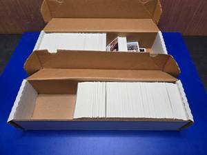 lot 404 image: Box of 1992 Upper Deck Baseball Cards