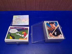 lot 417 image: Lot of Misc 1991 Upper Deck Cards & 1991 Upper Deck MLBLooner Tunes Cards