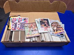 lot 426 image: Box of Misc Football, Baseball & Basketball Cards