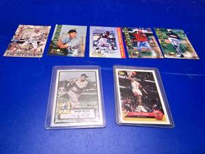lot 431 image: Lot of 5 Autograph Card w Babe Ruth Topps Replica Card & 1990 Upper Deck Michael Jordan Card