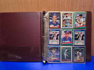lot 433 image: Binder of Misc Baseball Cards Organized by Player.  See Pics for Details