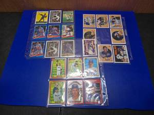 lot 435 image: 3 Binder Sleeves of Nolan Ryan Cards