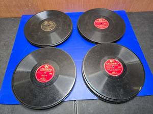 lot 448 image: Large Lot of Approx 40 Records (33 RPM).  See Pics For Titles