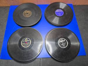 lot 450 image: Large Lot of Approx 40 Records (33 RPM).  See Pics For Titles