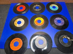 lot 455 image: Large Lot of Approx 50 45 RPM Vinyl Records.  See Pics For Titles