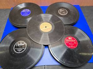 lot 456 image: Large Lot of Approx 60 Records (33 RPM).  See Pics For Titles