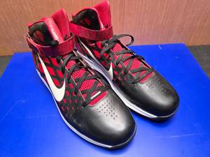 lot 462 image: LaMarcus Aldridge Promo Sample Shoes L-Smooth Flywires, Size 17.  SEE SELLERS DESCRIPTION IN THE NOTES BELOW