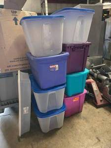 lot 469 image: Large Lot of Totes w Matching Lids