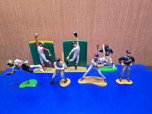 lot 472 image: Lot of Misc Loose Starting Lineup