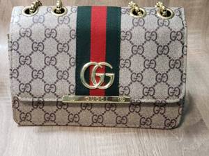 lot 3 image: GUCCI PURSE