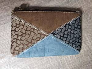 lot 40 image: COACH COIN PURSE