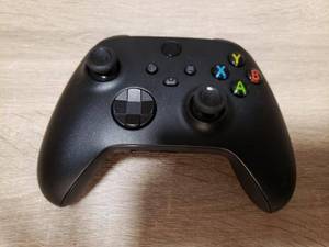lot 54 image: XBOX ONE CONTROLLER. MODEL 1914