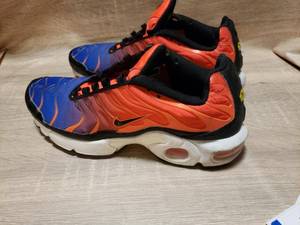 lot 62 image: NIKE AIR SIZE 7Y