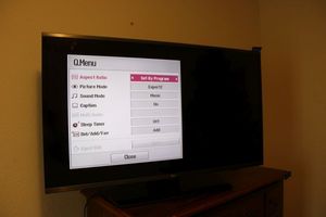 lot 12 image: LG 40 TV, see photos
