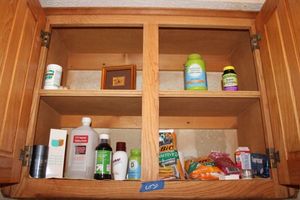 lot 30 image: Bathroom items disposable razors and more