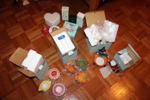 lot 168 image: Home dcor candle holders, heart jewelry box, perfumes