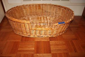 lot 70 image: Willow pet basket