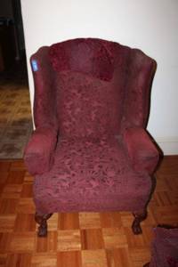lot 64 image: Queen Anne Wing style accent chair
