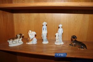 lot 49 image: Porcelain figurines