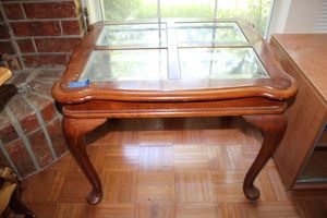 lot 57 image: Side table with 4 glass panels