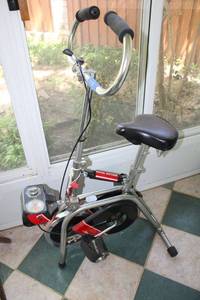 lot 36 image: Vintage exercise bike by Vitamaster