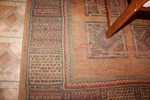 lot 92 image: 6 x 8 Area rug