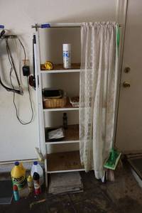 lot 128 image: Storage shelf and contents