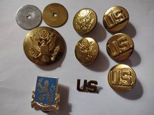lot 3 image: Jewelry military uniform pins, Army WWII
