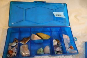 lot 222 image: Polished rock selection