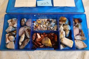 lot 223 image: Polished rock selection