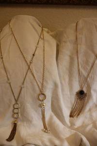 lot 232 image: Fashion jewelry tassels