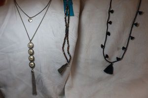 lot 237 image: Fashion jewelry tassels