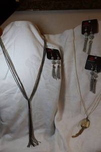 lot 238 image: Fashion jewelry tassels