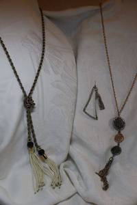 lot 248 image: Fashion jewelry tassels