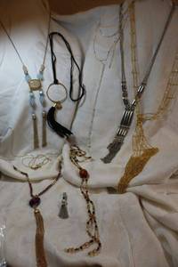 lot 250 image: Fashion jewelry tassels