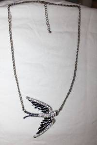 lot 263 image: Enamel fashion jewelry