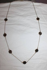 lot 280 image: Enamel fashion jewelry station beaded necklace