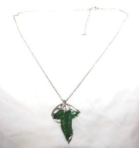lot 283 image: Enamel fashion jewelry green leaf pendant necklace