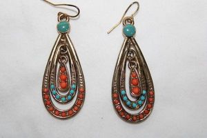 lot 286 image: Enamel fashion jewelry beaded loop earring