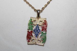 lot 287 image: Enamel fashion jewelry